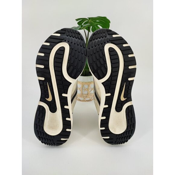 Nike Women's React Escape Run 2 Beige Running Shoes Size 11.5 US - Picture 7 of 8